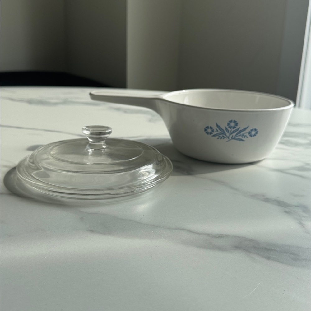 Vintage Corningware Saucepan with Lid - Picture 2 of 4